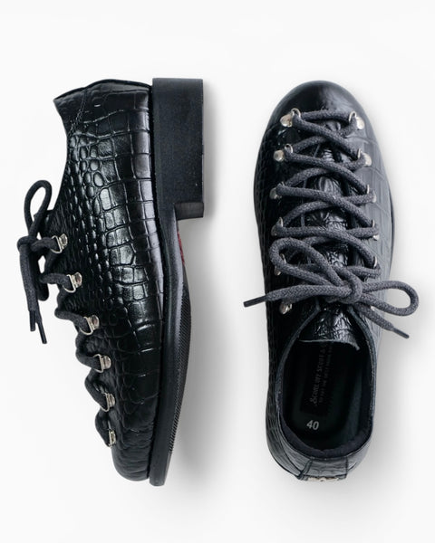 ORDO DERBY in Black